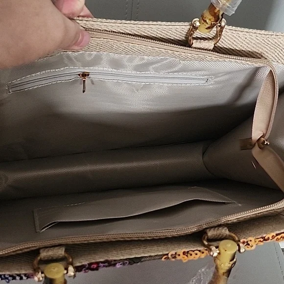 Floral Embroidered Tote Bag - Multicolor - Picture 5 of 9